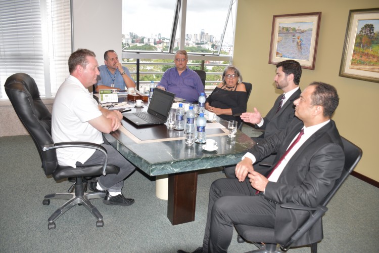 A partir da esq., em sentido horário: Laudelino Jochem, Gerson Borges de Macedo, Rubens Gomes, Rita de Cássia Gomes, Michel Mellhem e Jaime Cardoso.